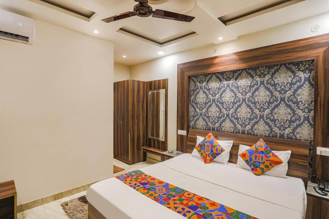 Fabexpress Shri Ram Kashi Hotel อัลลอฮาบาด ภายนอก รูปภาพ